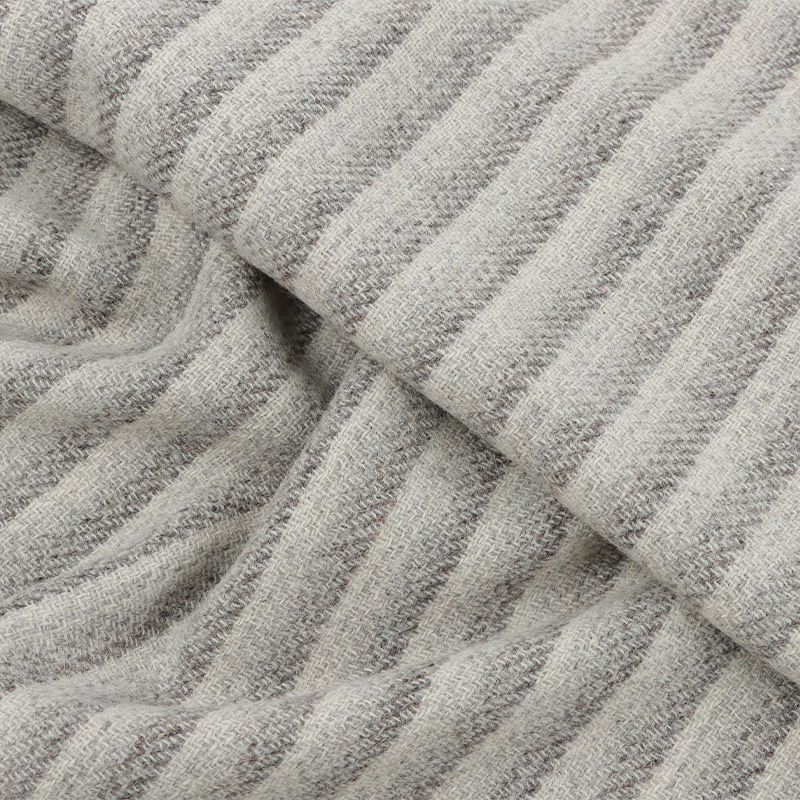 Kain bergaris vertikal ekstensi visual