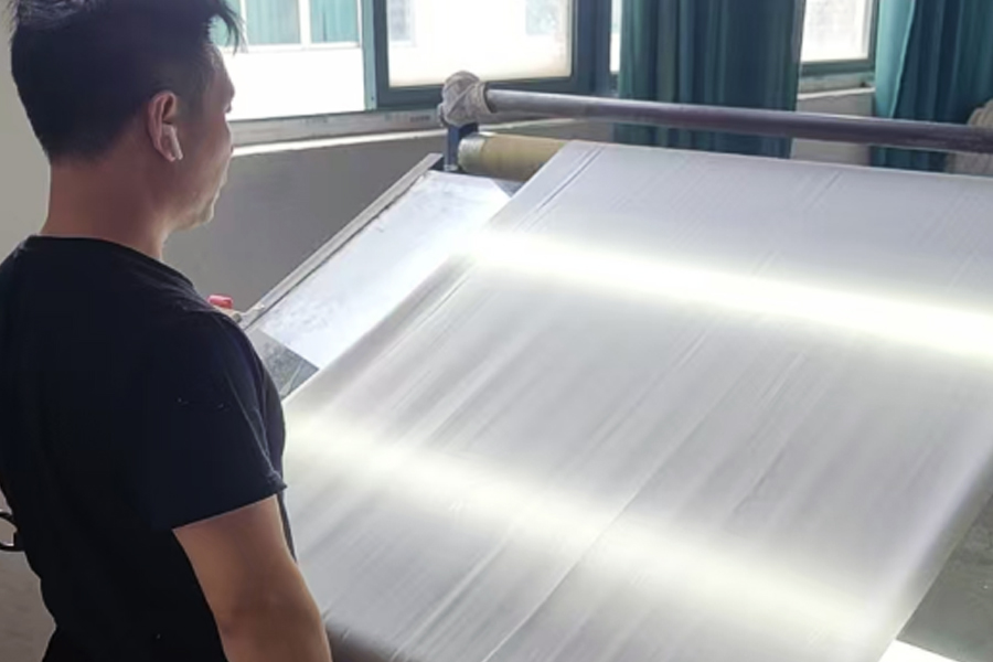 Mewarnai area pemeriksaan produk jadi produksi pabrik