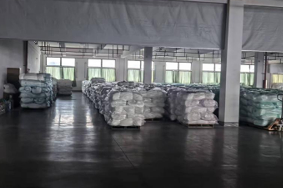 Area produk jadi produksi kain abu-abu